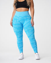 Load image into Gallery viewer, Caribbean Camo Seamless Leggings