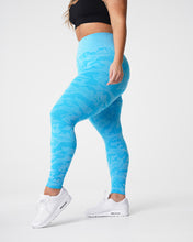 Load image into Gallery viewer, Caribbean Camo Seamless Leggings