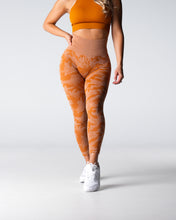 Load image into Gallery viewer, Terracotta Camo Seamless Leggings
