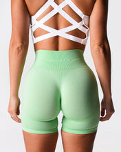 Load image into Gallery viewer, Pistachio Contour Seamless Shorts