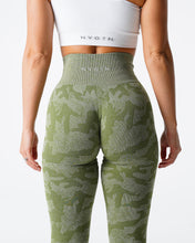 Load image into Gallery viewer, Meadow Camo Seamless Leggings