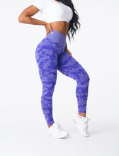 Load image into Gallery viewer, Electric Blue Camo Seamless Leggings
