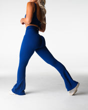 Load image into Gallery viewer, Oxford Harmony Ribbed Seamless Flare Leggings