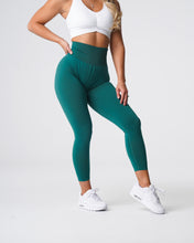 Load image into Gallery viewer, Emerald Solid Seamless Leggings