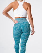 Load image into Gallery viewer, Teal Camo Seamless Leggings
