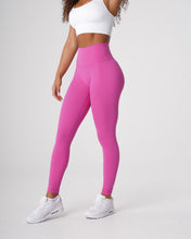 Load image into Gallery viewer, Wild Berry Signature 2.0 Leggings